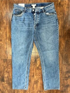 H&M‎ Light Blue Women’s Denim Jeans with Gold Contrast Stitching